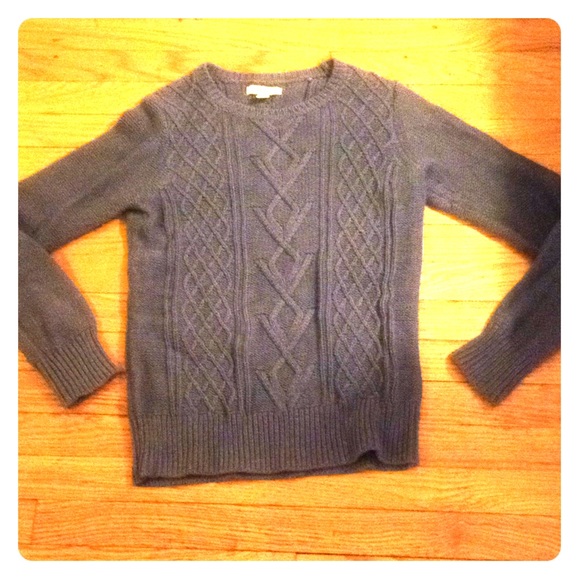 Bass Sweaters - G. H. Bass & Co. Grey crew neck sweater ❤️